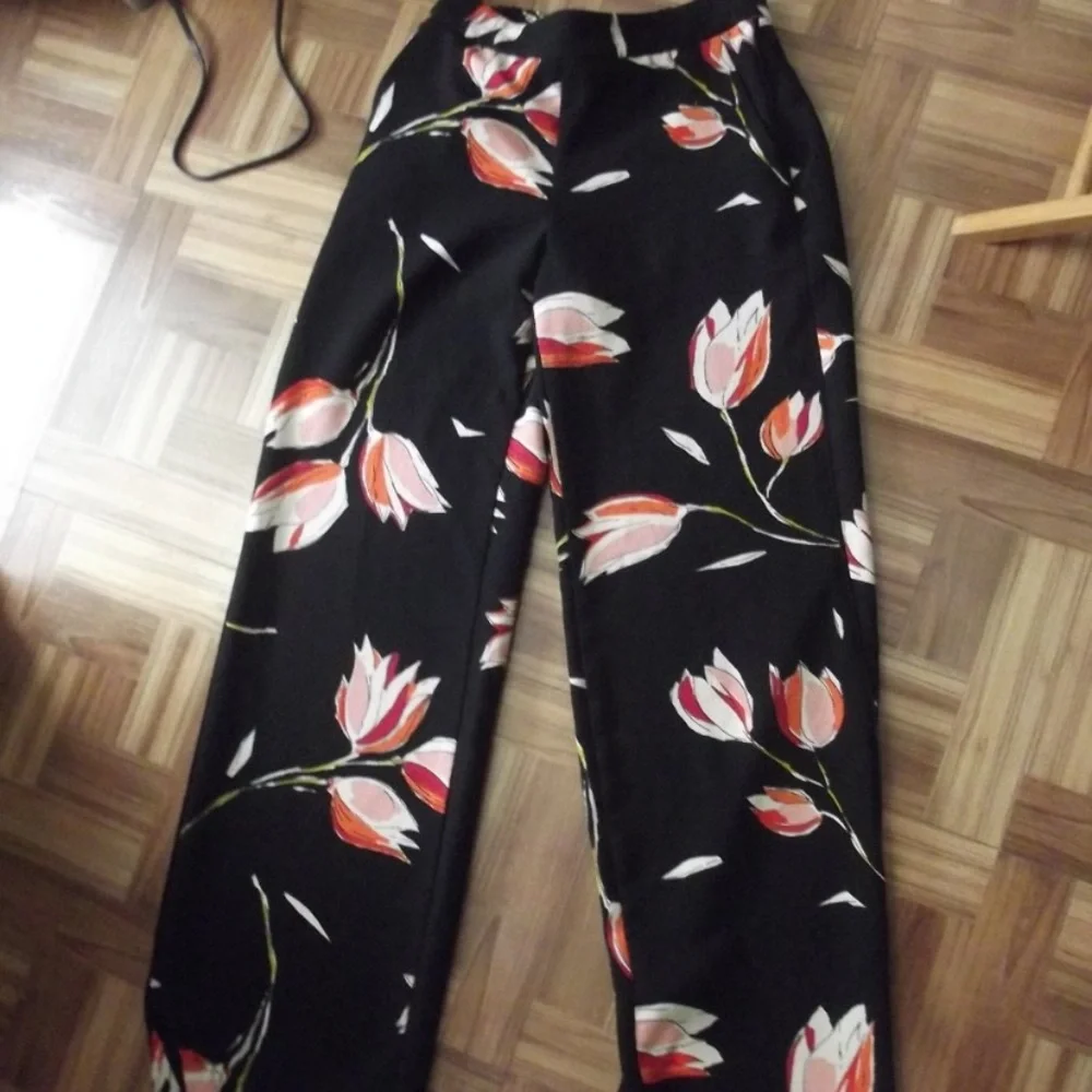 Sold ZARA Tulip Pants Size XS Small - Picture 8 of 9